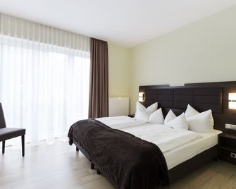 Hotel Am See - Grevesmühlen - Schlafzimmer