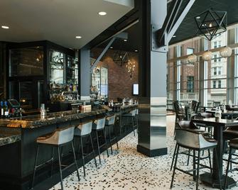 Renaissance Allentown Hotel - אלנטאון - בר