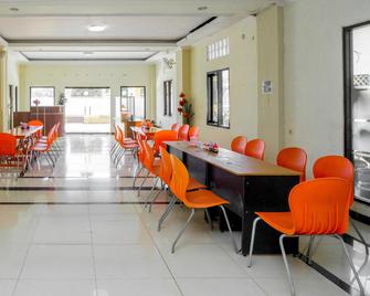 OYO 2319 Tengkawang Residence - Samarinda - Restaurace