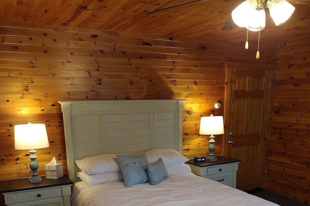 Eastern Beacon Inn Room 3 - Lubec - Bedroom