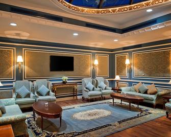 Warwick Doha Hotel - Doha - Lounge