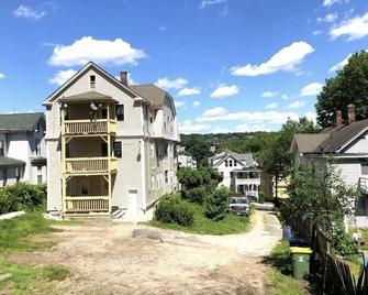 Luxury Stay in the Heart of Waterbury - Waterbury