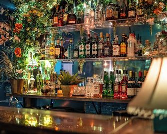Caboose - Salisbury - Bar