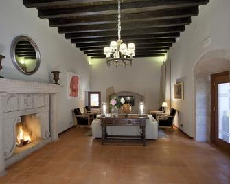 بارادور دي كاسيريس - قصرش - غرفة معيشة