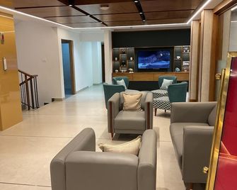 Aurora Hotels and Resorts - Kolenchery - Lobby