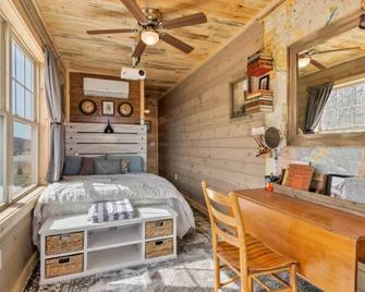 Valhalla Sky Suite at Hisaw Gap - Walhalla - Bedroom