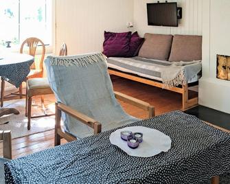 Gorgeous home in Vårgårda with WiFi - Vårgårda - Living room
