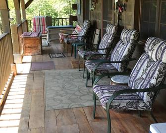 Serenity Bluff Cabin - Lancaster