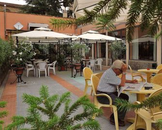 Hotel Roma - Porretta Terme - Patio