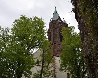 Apartment for 2 pers. with a view of Mildenstein Castle - Leisnig - Edificio