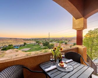 The Oasis - Golf - Pool - Hot Tub - Condo with a View. - Mesquite - Balcony