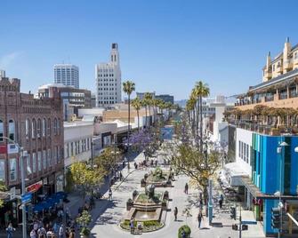 7 Large Down Town Santa Monica Apartment - Santa Mónica