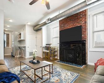 Hostwise Stays Free Parking Walk Everywhere North Side Beauty! - Pittsburgh - Sala de estar