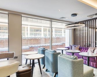 Premier Inn Banbury Town Centre - Castle Quay - Banbury - Lounge