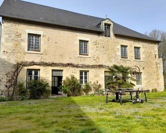 Large detached house with 16th-century mill - La Mothe-Saint-Héray - Edificio