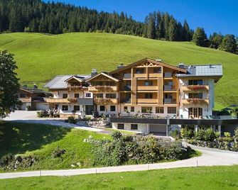 Gasthof Hotel Handlerhof - Maria Alm am Steinernen Meer - Edificio