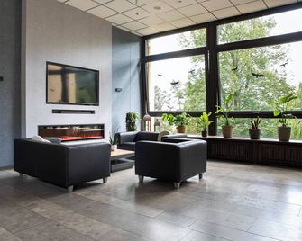 Roomingtons Hotel Franziskushöhe Lohr - Lohr am Main - Лоббі