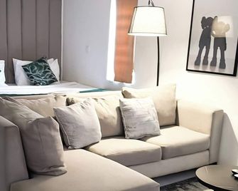 Luxe Apartments Surulere - Lagos - Living room