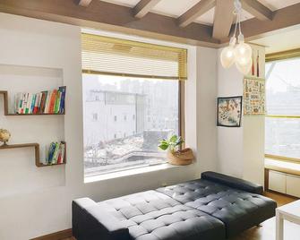 Hongdae Cheese Guesthouse - Seoul