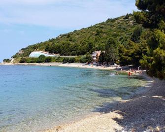 Apartments by the sea Podaca, Makarska - 2621 - Podaca - Beach