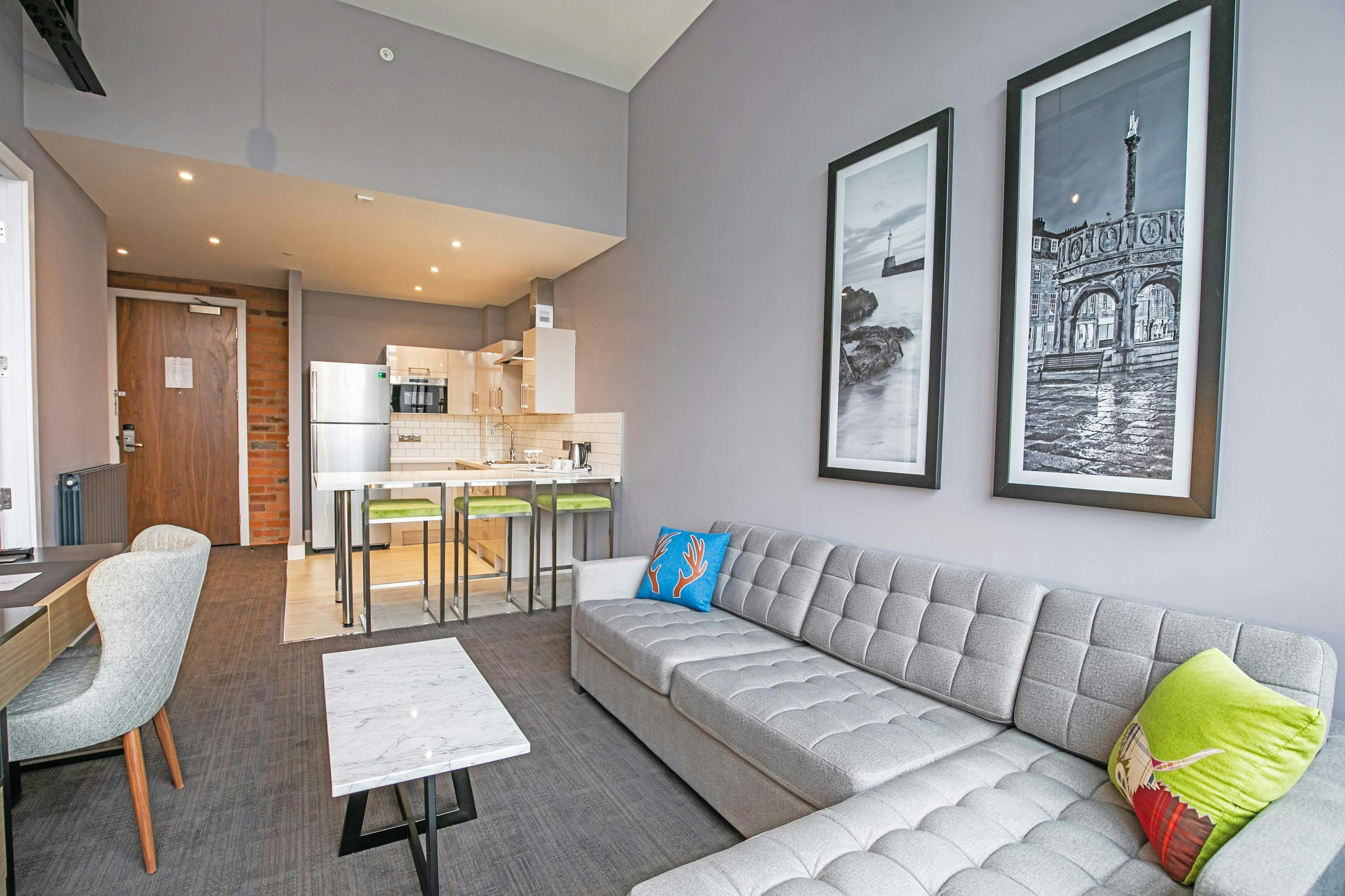 Sandman Signature Aberdeen Hotel & Spa - Aberdeen - Living room