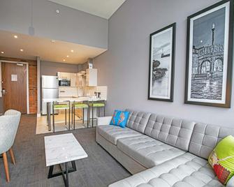 Sandman Signature Aberdeen Hotel & Spa - Aberdeen - Living room