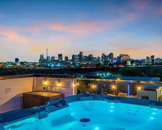 Rooftop Hot Tub City Views Pac-Man Pool Table - Nashville - Pool