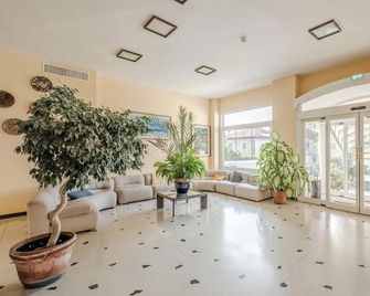Hotiday Room Collection - Varazze - Varazze - Lobby