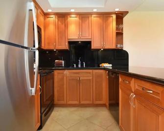 Papakea K306 - Lahaina - Kitchen