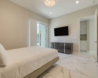 Villa Valentina by AvantStay Pool Hot Tub Views Luxury Design - Palm Springs