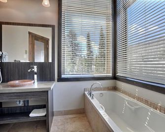 Les Condos Du Lac Taureau- Rooms & Condos - Saint-Michel-des-Saints