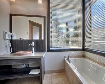 Les Condos Du Lac Taureau- Rooms & Condos - Saint-Michel-des-Saints