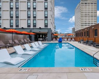 Hotel Indigo Chattanooga - Downtown By IHG - Чатануга - Басейн