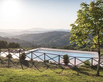 Farmhouse nestled in the green hills of Parco del Monte Subasio - Assisi - Pool