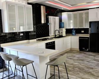 Complejo Guayacanes - Guayacanes - Kitchen