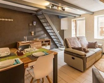 Maison rénovée avec jardin près du Canal de Nantes à Brest, idéale pour pêche et escapades nature - FR-1-306-870 - Blain - Salle à manger