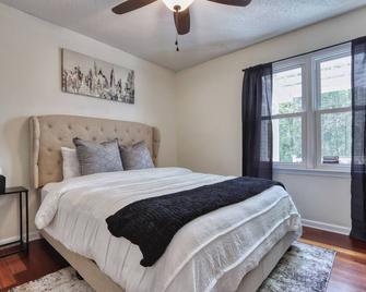 Lake Murray Retreat - Lexington - Bedroom