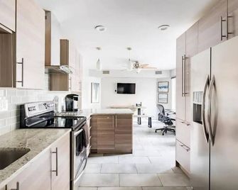 High tech 1BR Condo with Basement Lounge - Wilmington - Cuisine