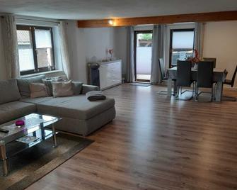 Familienfreundliche Ferienwohnung - Schneeberg (Sachsen) - Wohnzimmer
