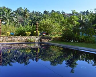 Clove Garden Kandy - Kandy - Pileta