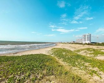 Apartaestudio Cartagena Beach Resort - Cartagena - Beach