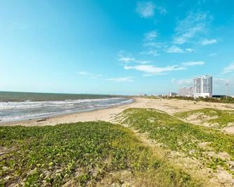 Cartagena Beach Resort - Cartagena - Beach