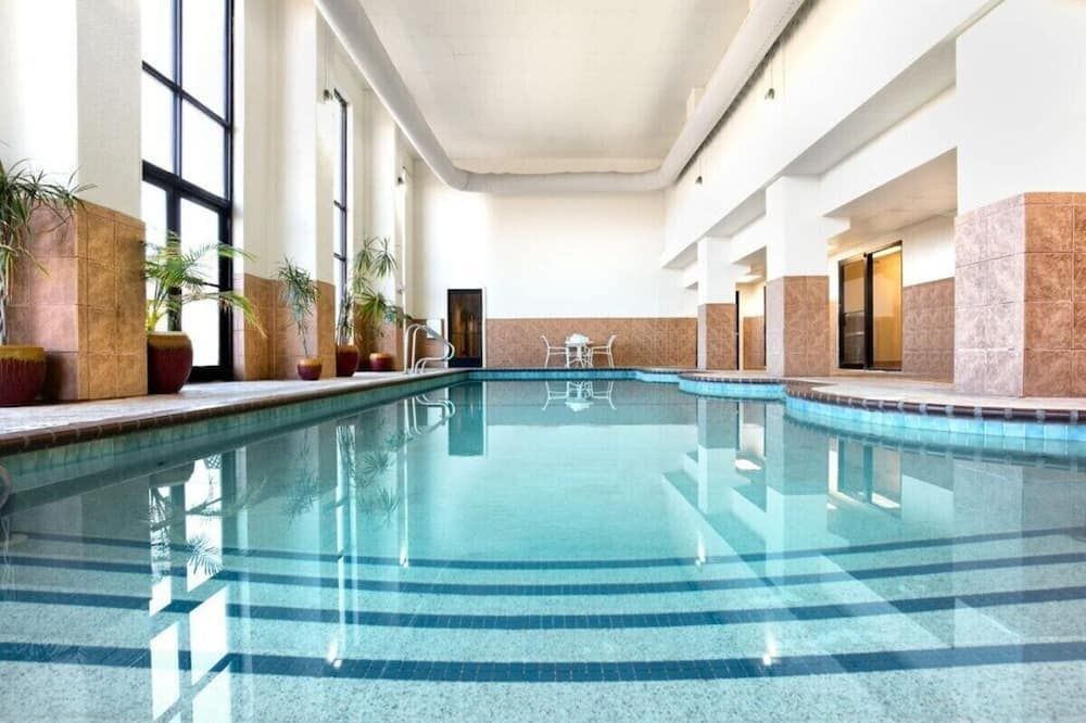 غراند بلازا هوتل آند كونفرانس سنتر - برانسون - حوض السباحة