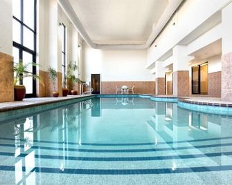 Grand Plaza Hotel & Conference Center - Branson - Pool