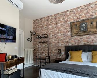 Suite Lame 37 Rental Rooms - Bologna - Bedroom