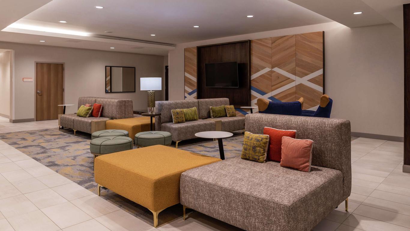 Hilton Garden Inn Kansas City Airport