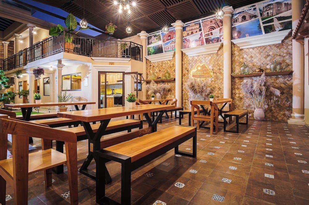 Tierra Alta Hostal - סן קריסטובל דה לס קאסאס - מסעדה