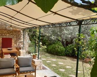 Provençal cottage cottage with a private pool - Seillans - Patio