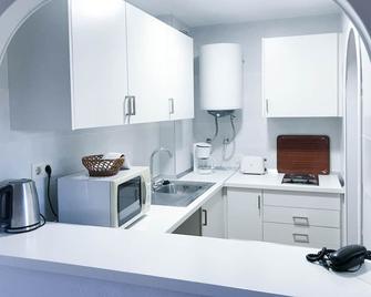 Apartamentos Casa Vida - Santa Ponsa - Kitchen