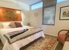 Moriarty Retreat - couple's luxe getaway - Yallingup - Bedroom